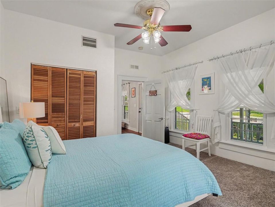 For Sale: $395,000 (3 beds, 2 baths, 1693 Square Feet)