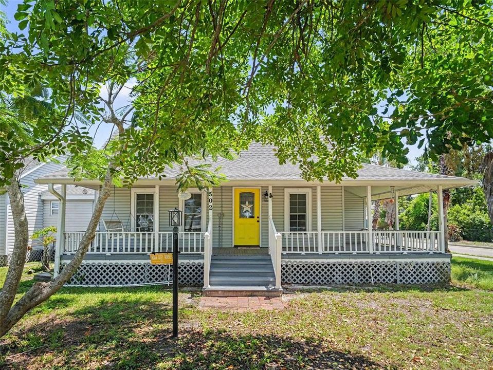 For Sale: $395,000 (3 beds, 2 baths, 1693 Square Feet)