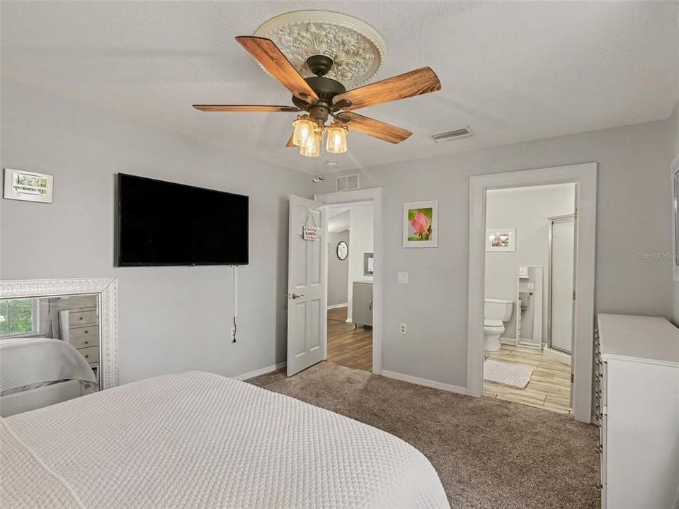 For Sale: $395,000 (3 beds, 2 baths, 1693 Square Feet)