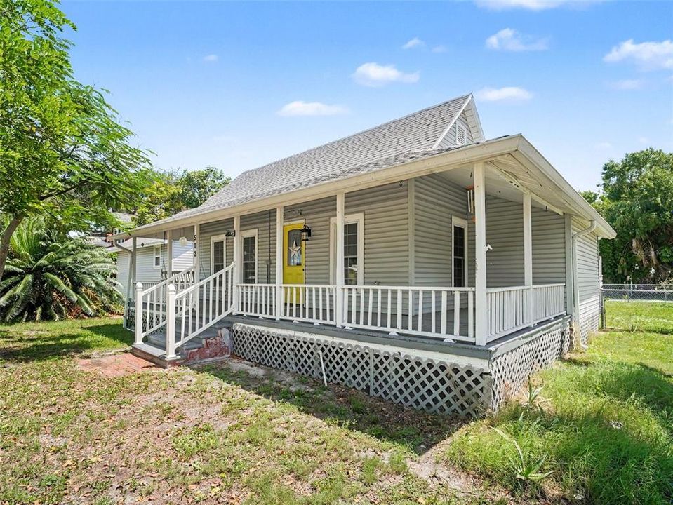 For Sale: $395,000 (3 beds, 2 baths, 1693 Square Feet)