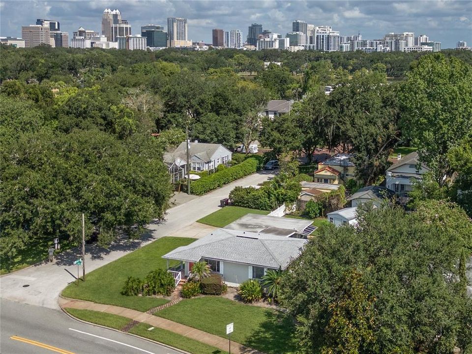 For Sale: $575,000 (2 beds, 2 baths, 1076 Square Feet)