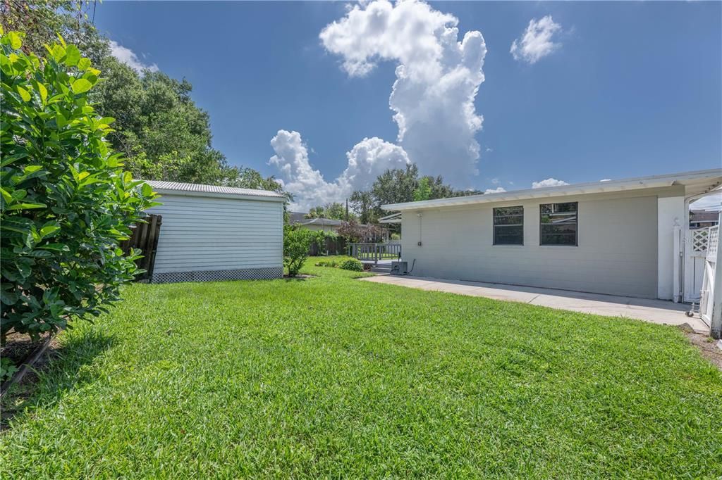 For Sale: $575,000 (2 beds, 2 baths, 1076 Square Feet)