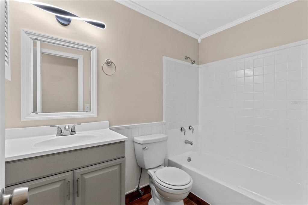 На продажу: $339,999 (4 спален, 2 ванн, 1274 Квадратных фут)