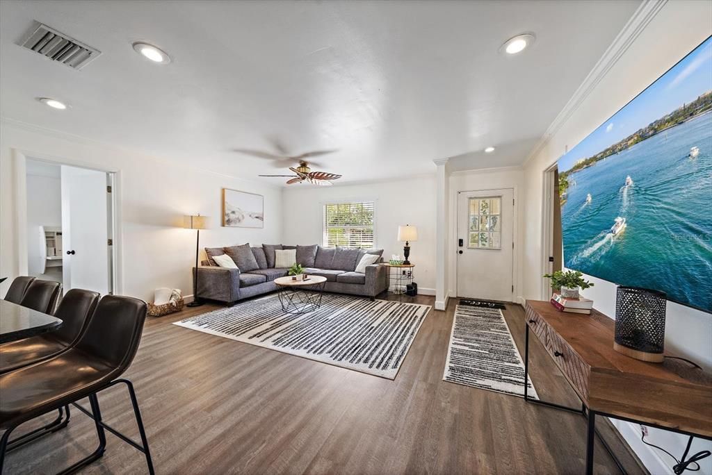 For Sale: $499,000 (3 beds, 2 baths, 1324 Square Feet)