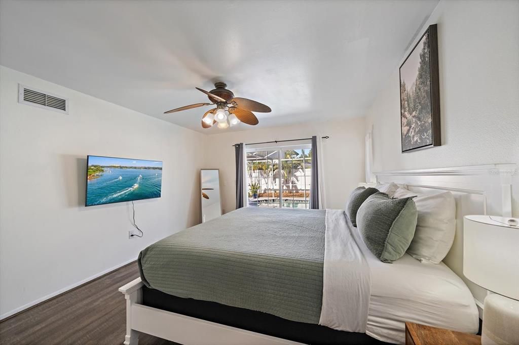 For Sale: $499,000 (3 beds, 2 baths, 1324 Square Feet)