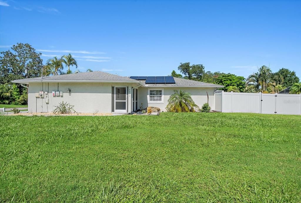 For Sale: $499,000 (3 beds, 2 baths, 1324 Square Feet)