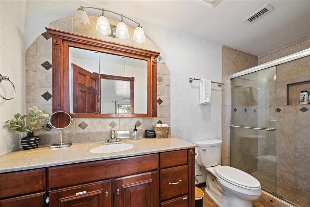 For Sale: $499,000 (3 beds, 2 baths, 1324 Square Feet)