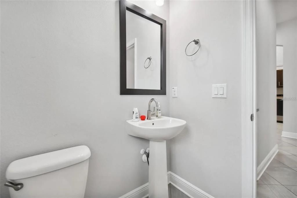 For Rent: $3,350 (3 beds, 2 baths, 2200 Square Feet)