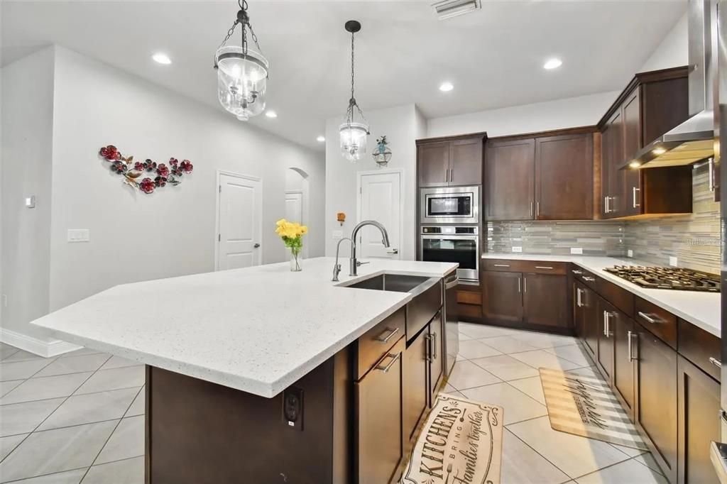 For Rent: $3,350 (3 beds, 2 baths, 2200 Square Feet)
