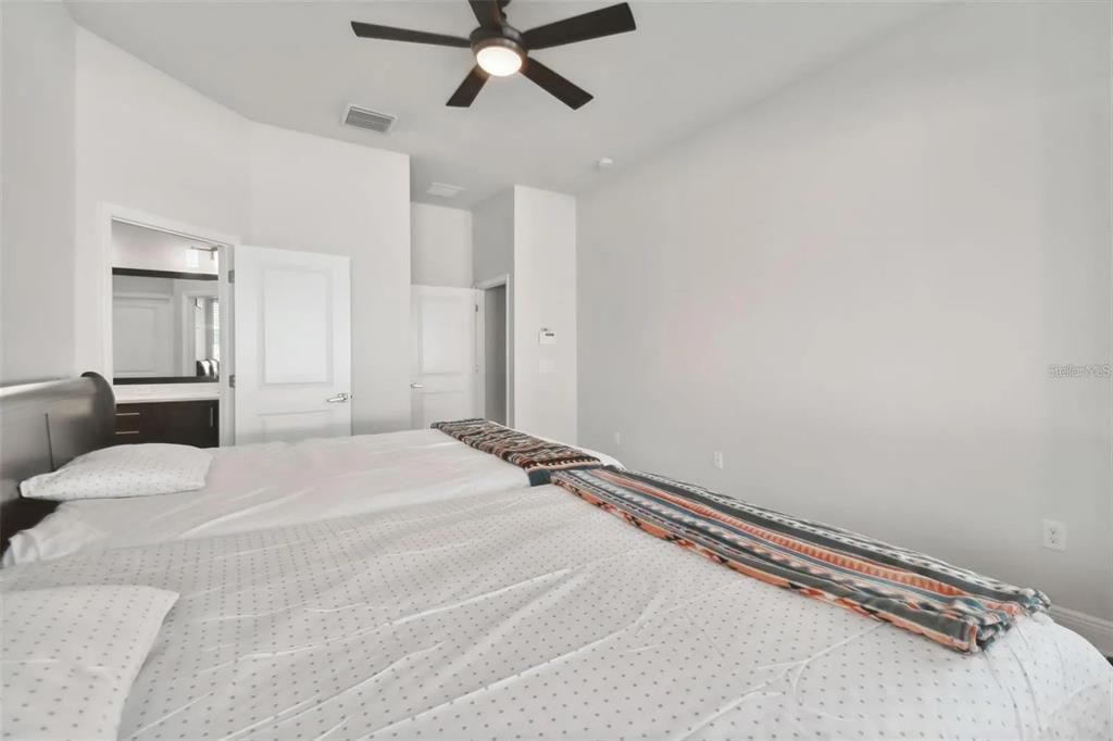 For Rent: $3,350 (3 beds, 2 baths, 2200 Square Feet)