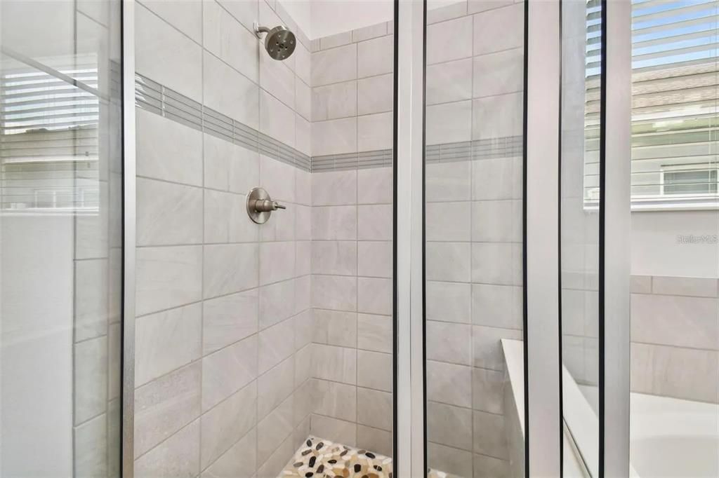 For Rent: $3,350 (3 beds, 2 baths, 2200 Square Feet)