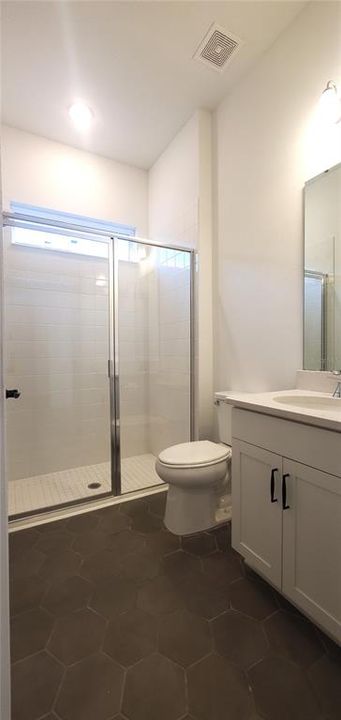 En Renta: $2,990 (4 camas, 3 baños, 2500 Pies cuadrados)