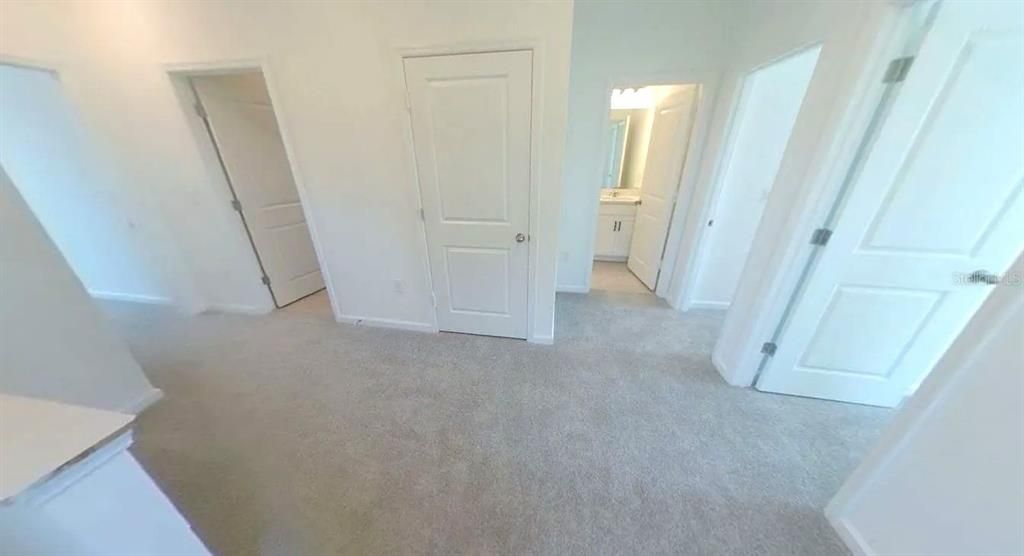 En Renta: $2,990 (4 camas, 3 baños, 2500 Pies cuadrados)