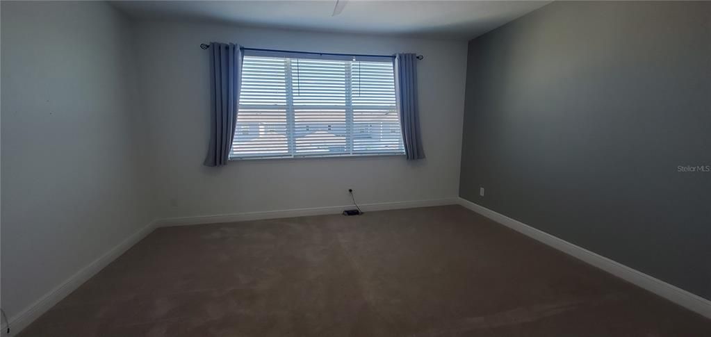 En Renta: $2,990 (4 camas, 3 baños, 2500 Pies cuadrados)