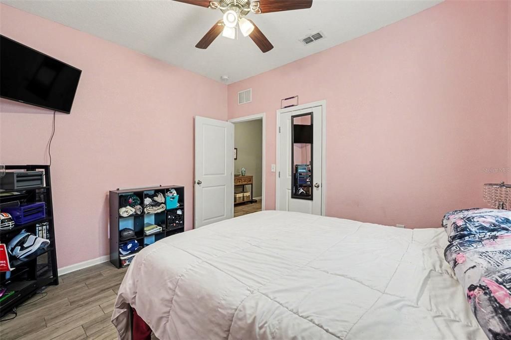 For Sale: $275,000 (3 beds, 2 baths, 1746 Square Feet)