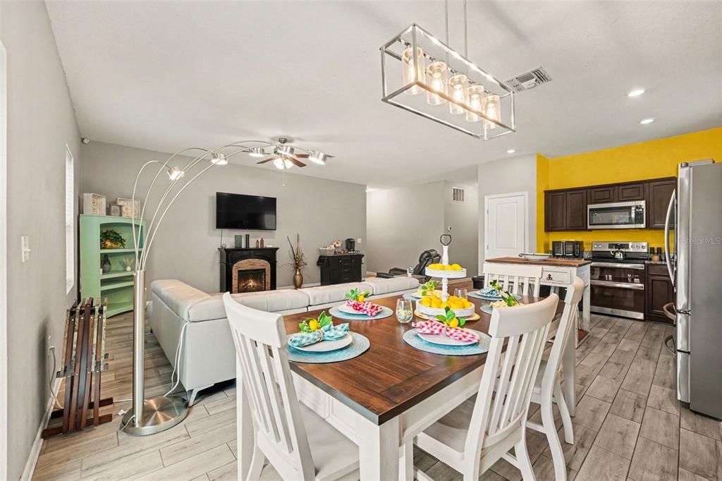 For Sale: $275,000 (3 beds, 2 baths, 1746 Square Feet)