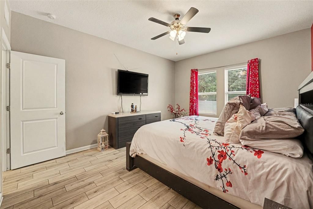 For Sale: $275,000 (3 beds, 2 baths, 1746 Square Feet)