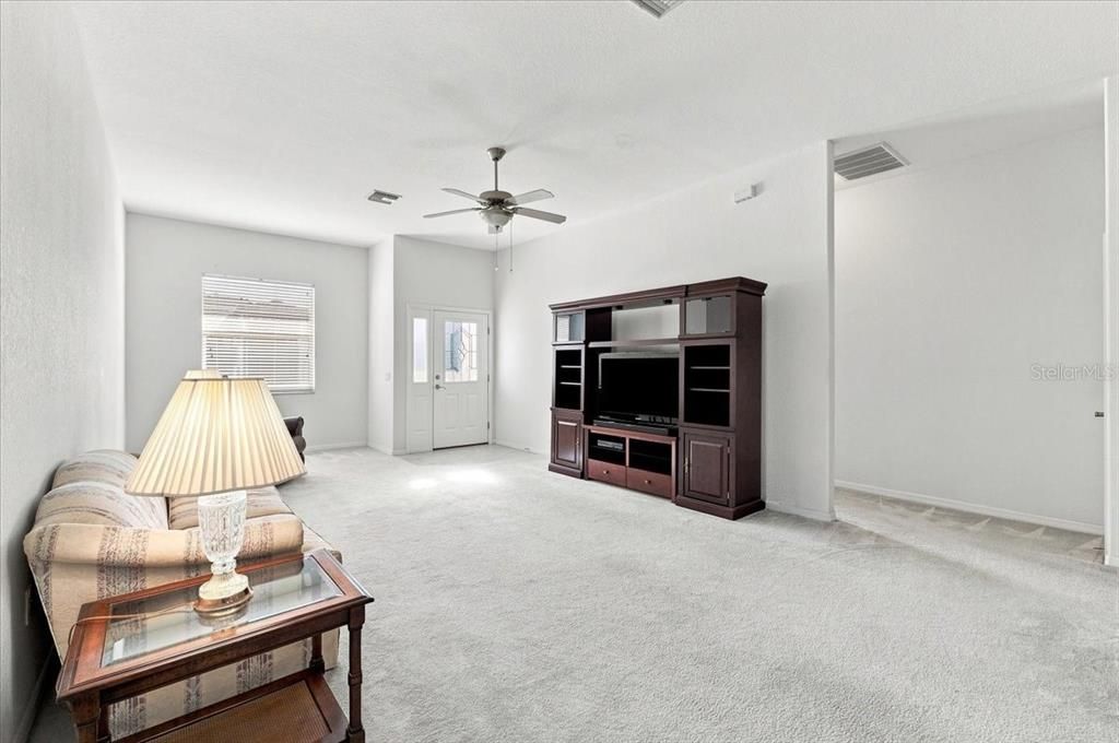 En Venta: $375,000 (2 camas, 2 baños, 1660 Pies cuadrados)