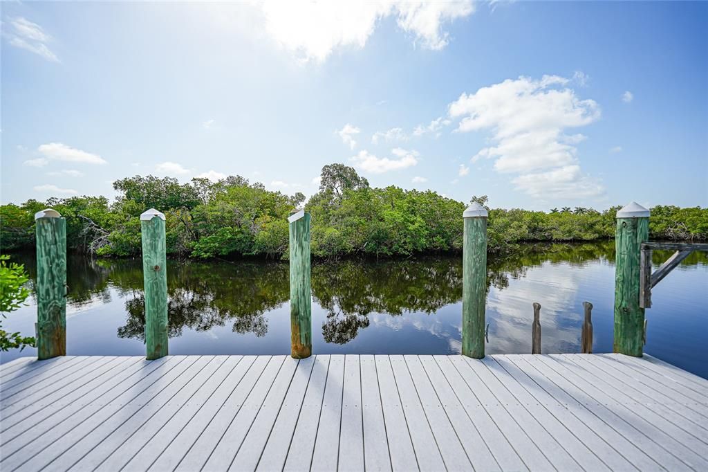 For Sale: $274,900 (2 beds, 2 baths, 1352 Square Feet)