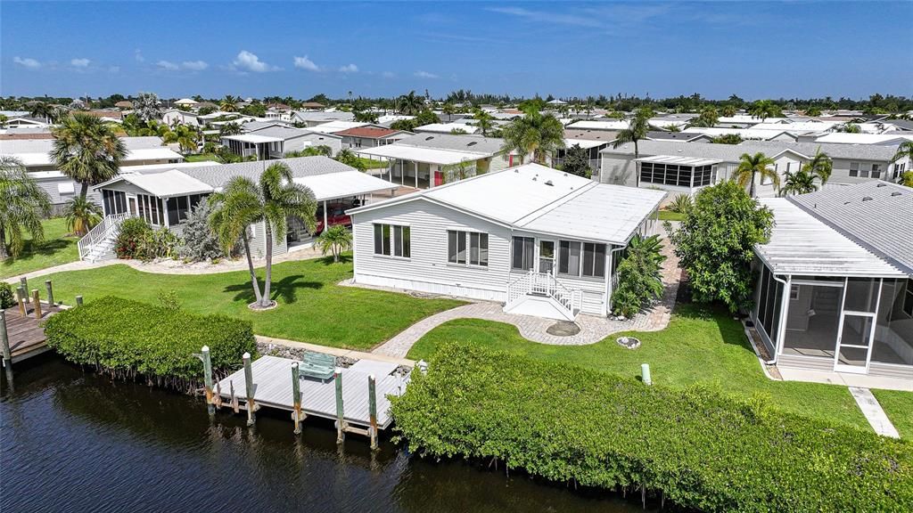 For Sale: $274,900 (2 beds, 2 baths, 1352 Square Feet)