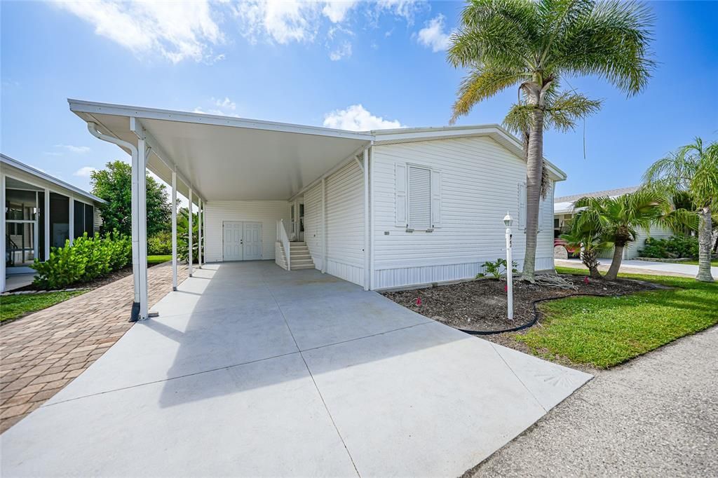 For Sale: $274,900 (2 beds, 2 baths, 1352 Square Feet)