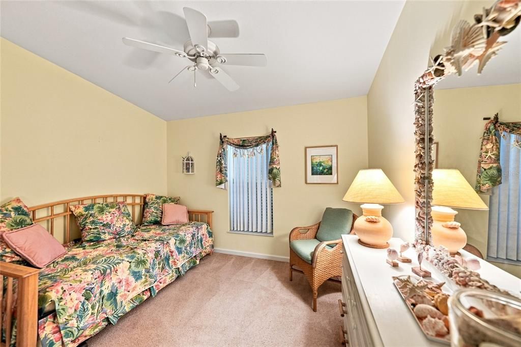 For Sale: $274,900 (2 beds, 2 baths, 1352 Square Feet)