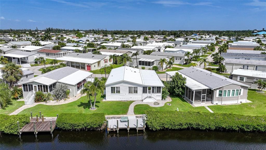 For Sale: $274,900 (2 beds, 2 baths, 1352 Square Feet)