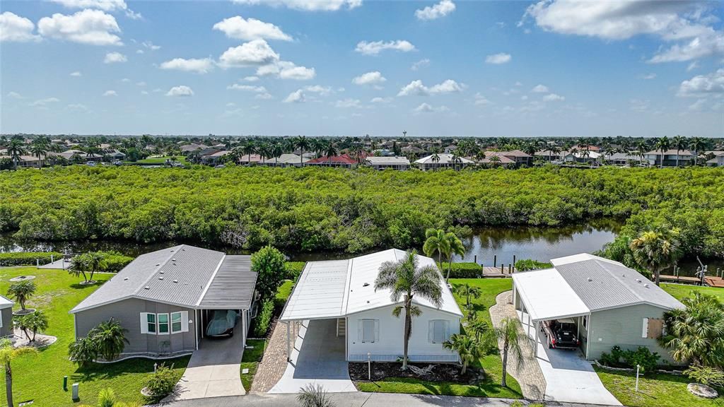 For Sale: $274,900 (2 beds, 2 baths, 1352 Square Feet)