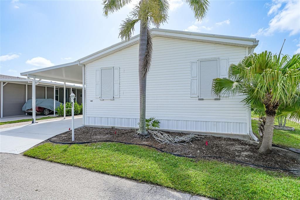 For Sale: $274,900 (2 beds, 2 baths, 1352 Square Feet)