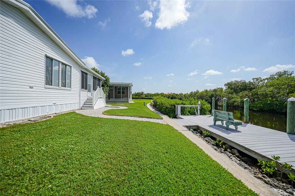 For Sale: $274,900 (2 beds, 2 baths, 1352 Square Feet)