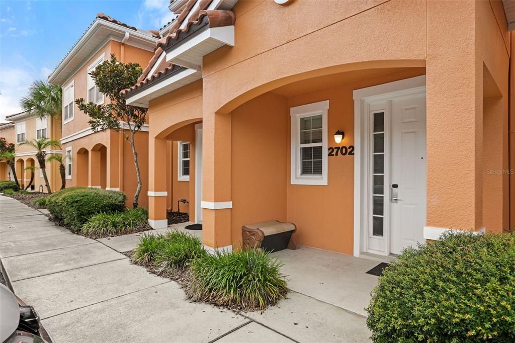 For Sale: $315,000 (2 beds, 2 baths, 1290 Square Feet)