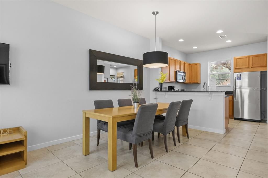 For Sale: $315,000 (2 beds, 2 baths, 1290 Square Feet)