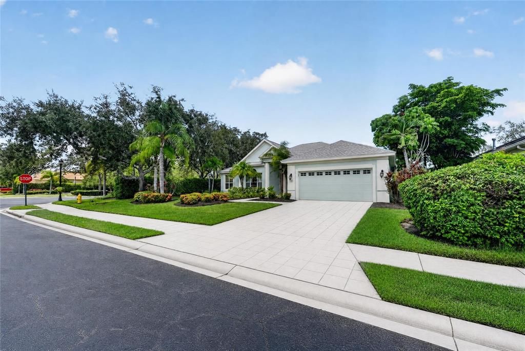 For Rent: $3,950 (4 beds, 3 baths, 2435 Square Feet)