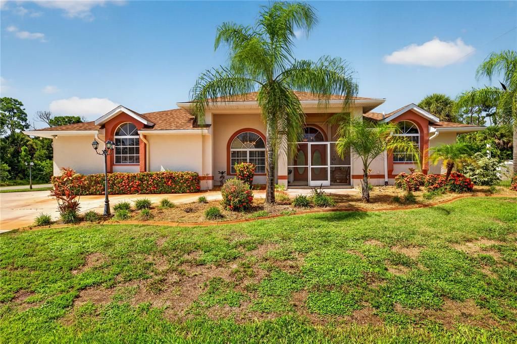 For Sale: $599,900 (5 beds, 2 baths, 2850 Square Feet)