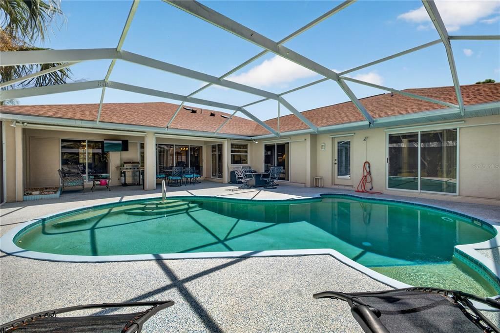 For Sale: $599,900 (5 beds, 2 baths, 2850 Square Feet)