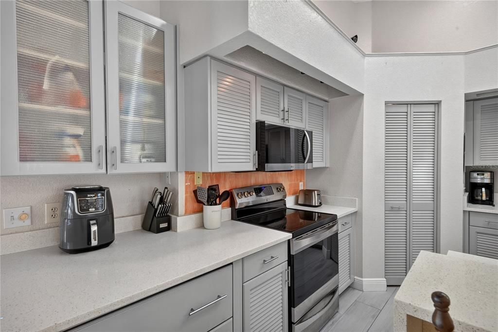For Sale: $599,900 (5 beds, 2 baths, 2850 Square Feet)