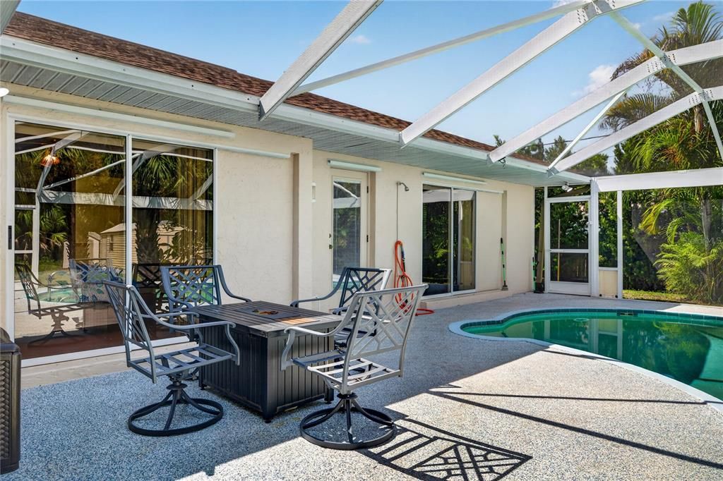 For Sale: $599,900 (5 beds, 2 baths, 2850 Square Feet)