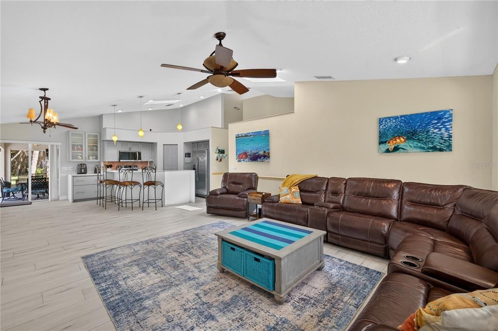 For Sale: $599,900 (5 beds, 2 baths, 2850 Square Feet)