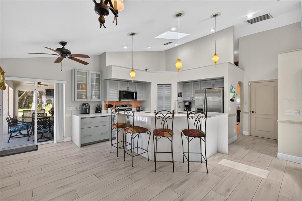 For Sale: $599,900 (5 beds, 2 baths, 2850 Square Feet)