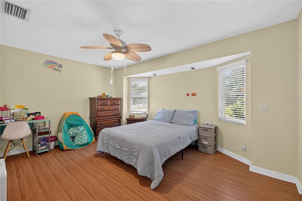 For Sale: $599,900 (5 beds, 2 baths, 2850 Square Feet)