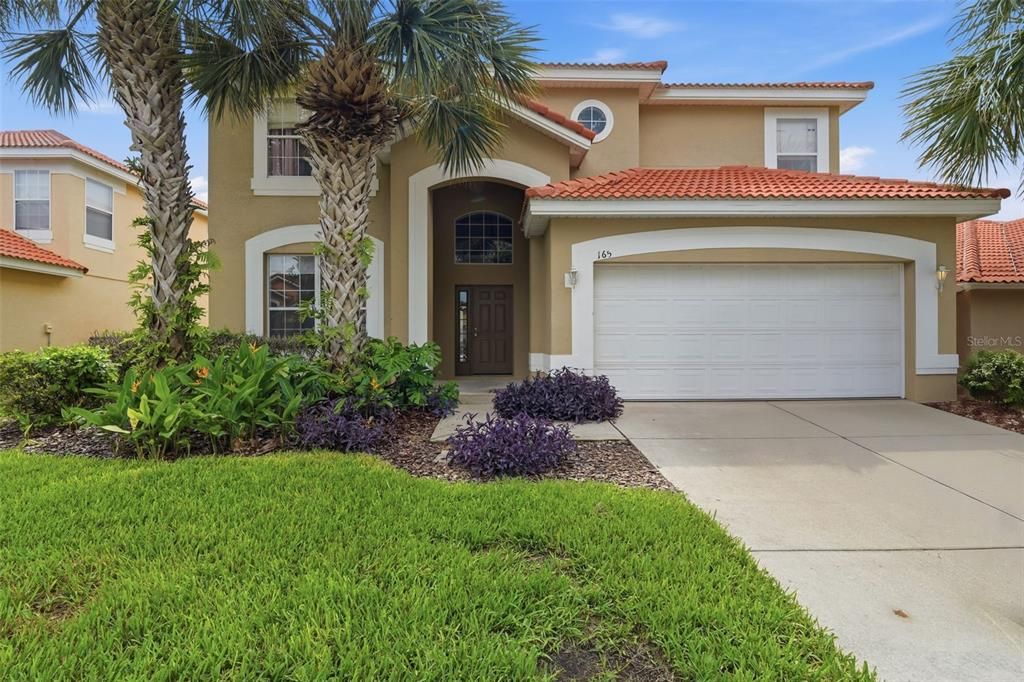 For Sale: $475,000 (6 beds, 5 baths, 2771 Square Feet)