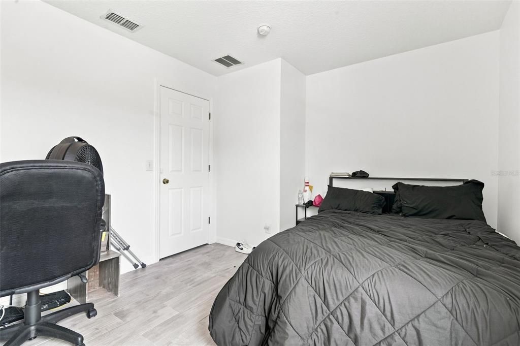For Sale: $475,000 (6 beds, 5 baths, 2771 Square Feet)