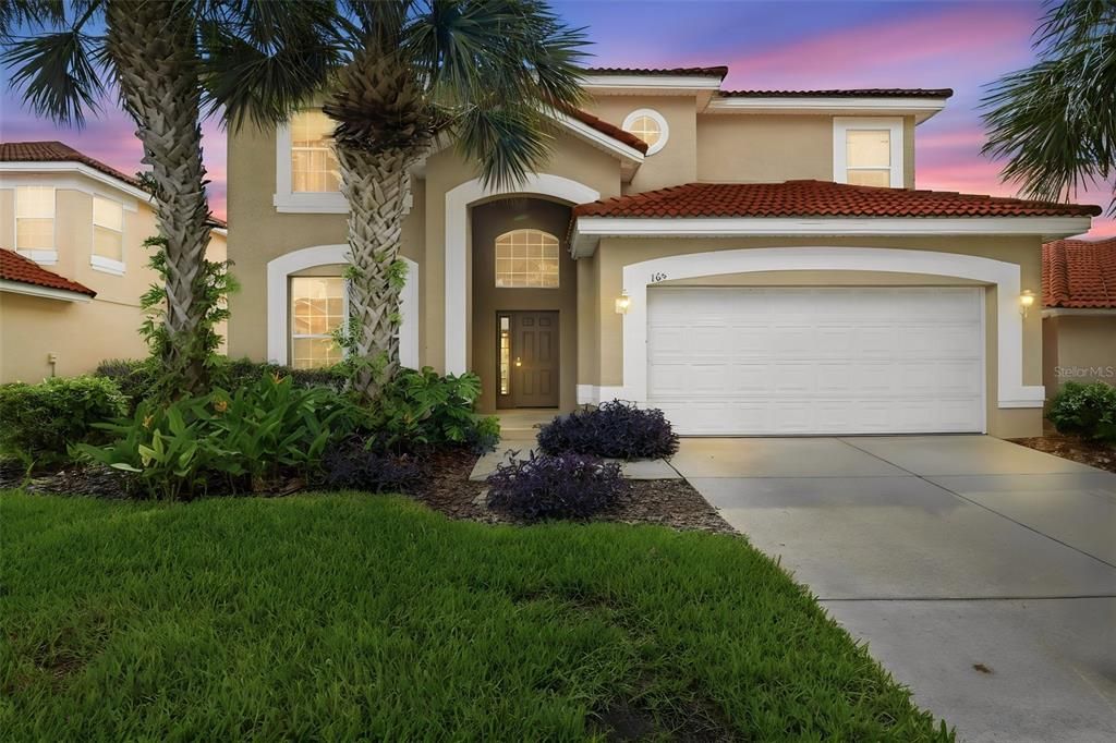 For Sale: $475,000 (6 beds, 5 baths, 2771 Square Feet)