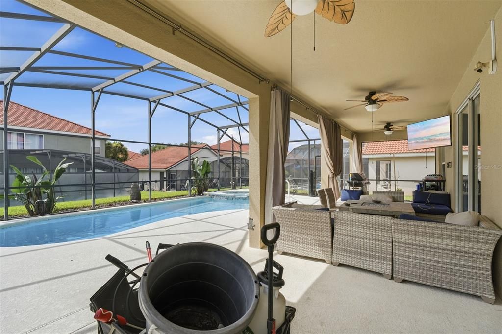 For Sale: $475,000 (6 beds, 5 baths, 2771 Square Feet)