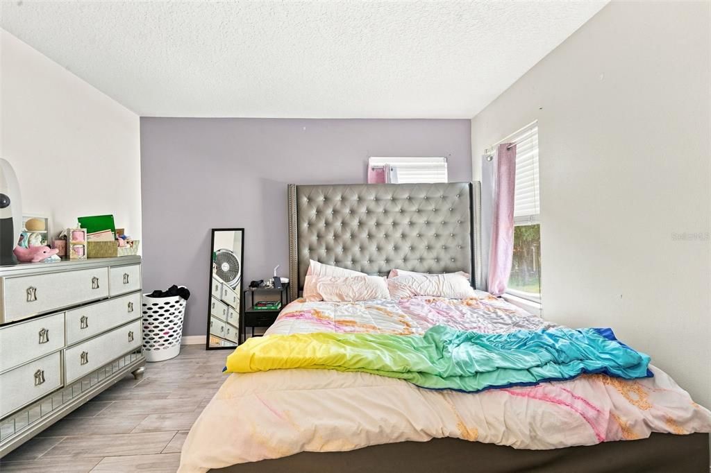 For Sale: $475,000 (6 beds, 5 baths, 2771 Square Feet)