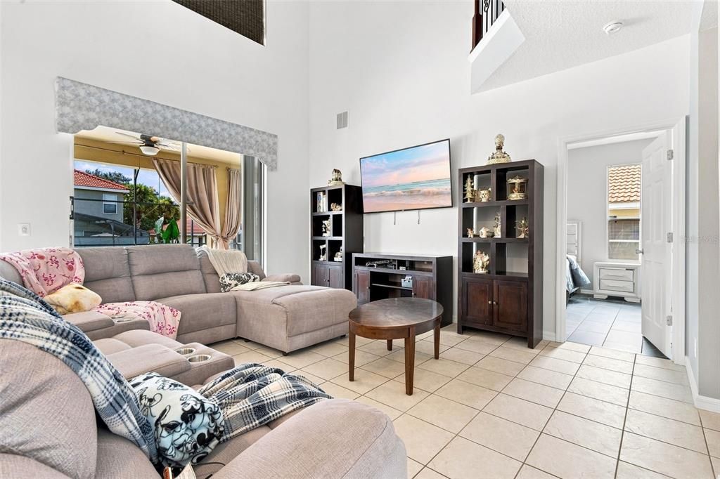 For Sale: $475,000 (6 beds, 5 baths, 2771 Square Feet)