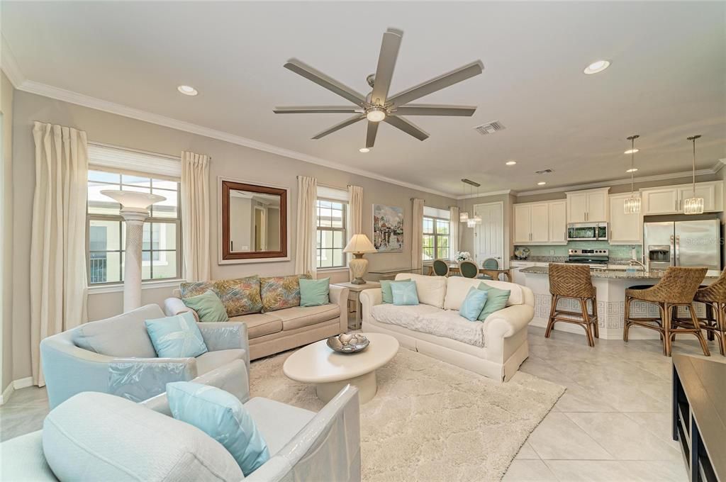 For Sale: $349,900 (3 beds, 2 baths, 1661 Square Feet)