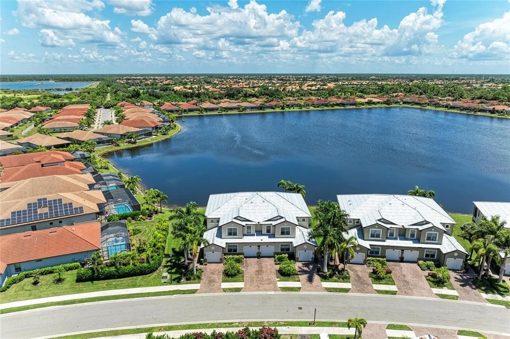 For Sale: $349,900 (3 beds, 2 baths, 1661 Square Feet)