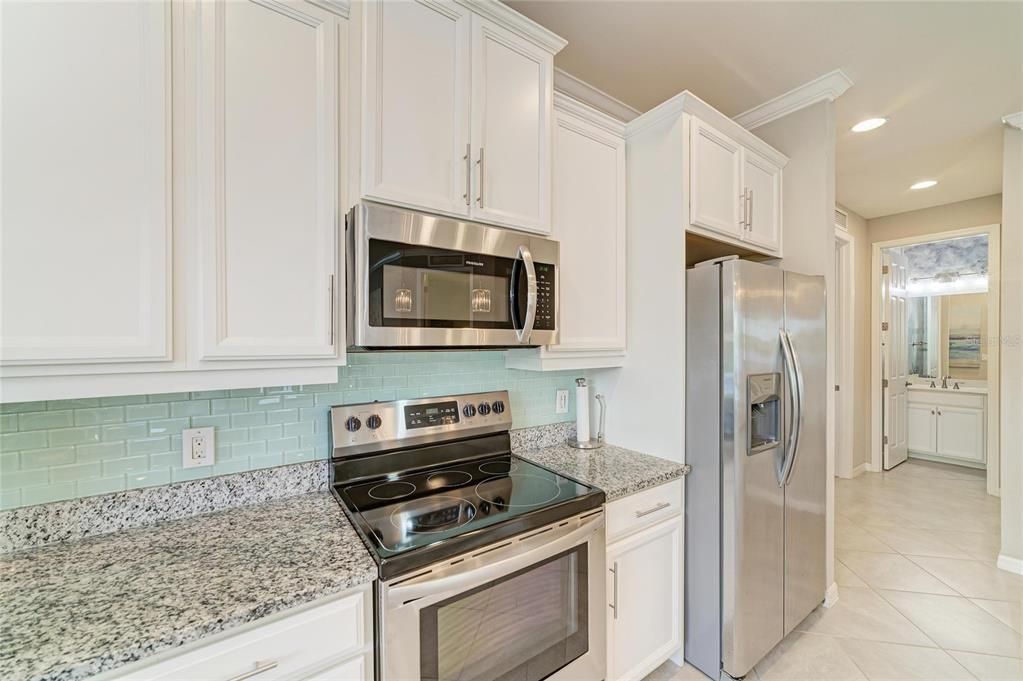 For Sale: $349,900 (3 beds, 2 baths, 1661 Square Feet)