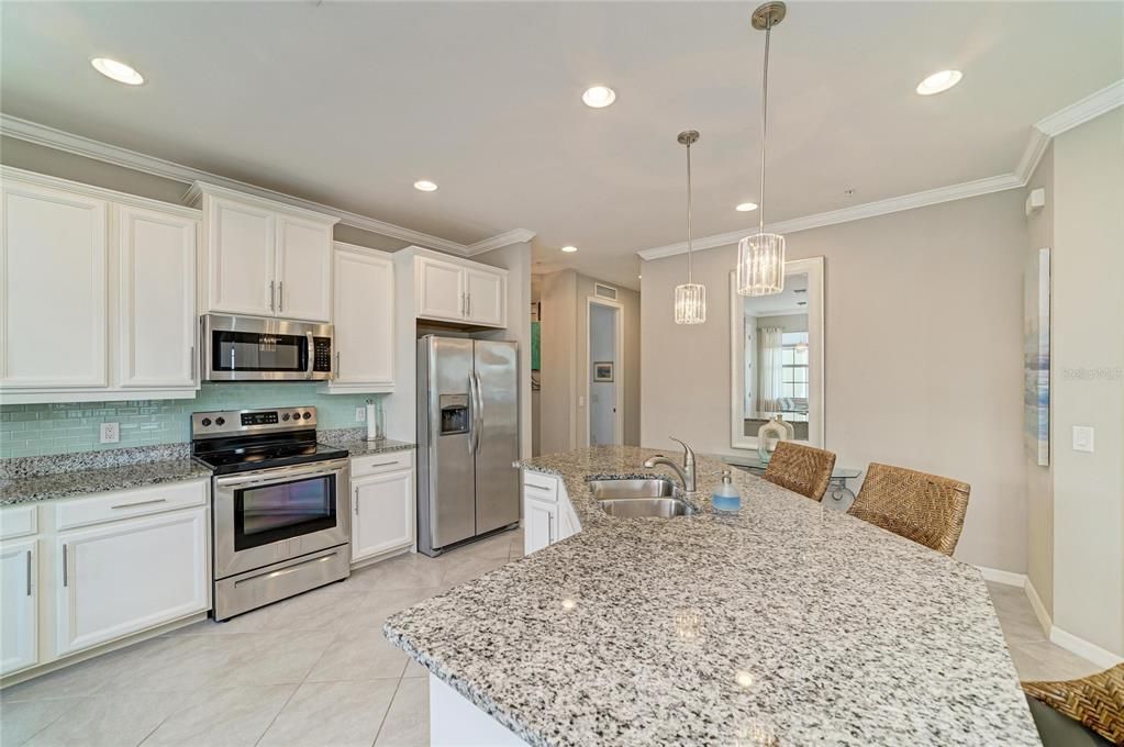 For Sale: $349,900 (3 beds, 2 baths, 1661 Square Feet)
